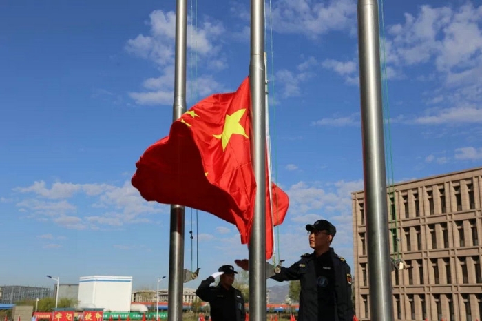 庄严的升旗仪式
