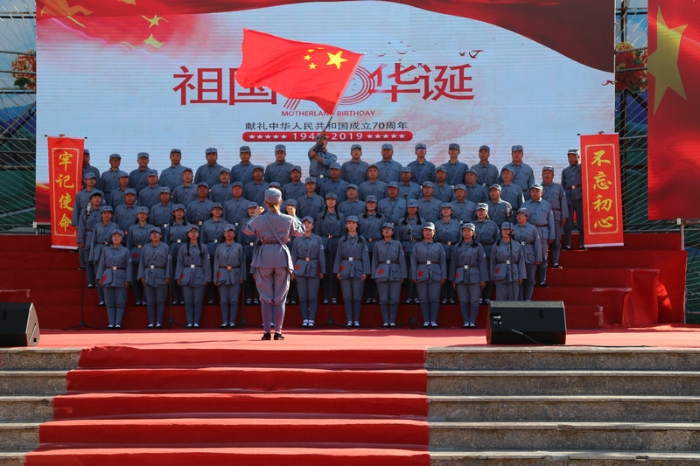 “礼赞新中国  奋进新时代”全县职工大合唱表演赛 (5)