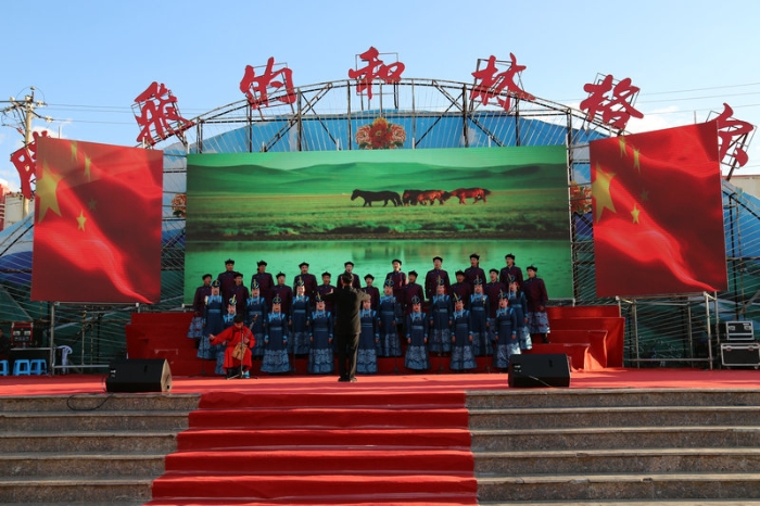 “礼赞新中国  奋进新时代”全县职工大合唱表演赛 (25)