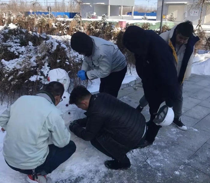 堆雪人比赛1