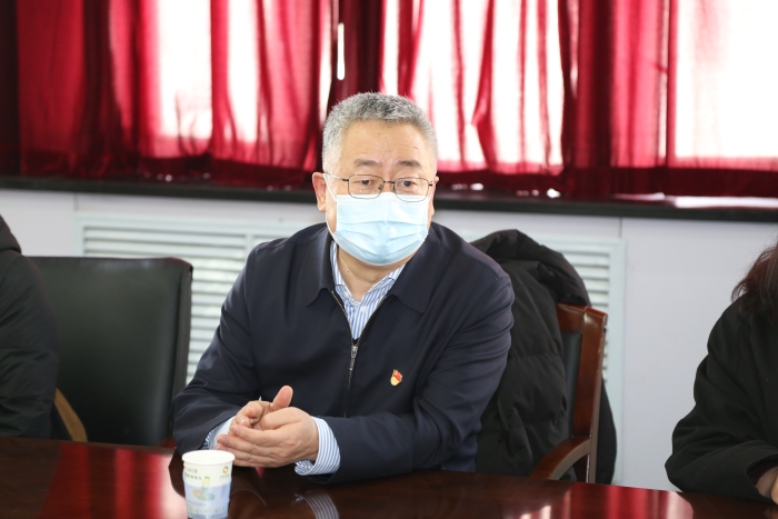 汪俊亭主席进行发言